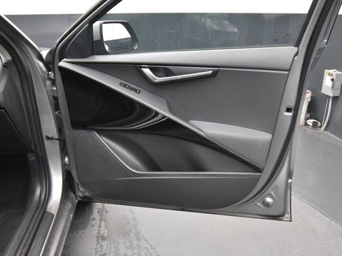 Certified 2023 Kia Niro EX image 14