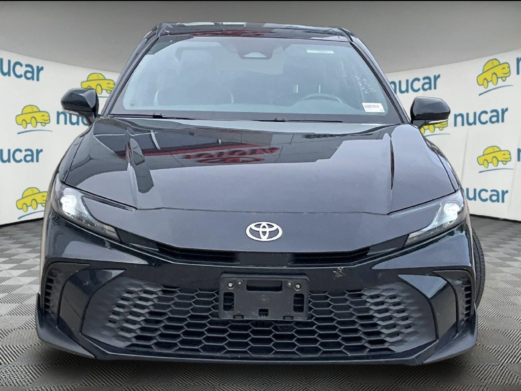 Used 2025 Toyota Camry SE FWD image 2