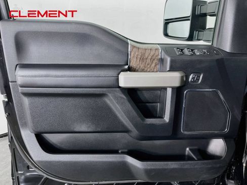 Used 2017 Ford F250 Lariat w/ Chrome Package AWD/4WD image 24