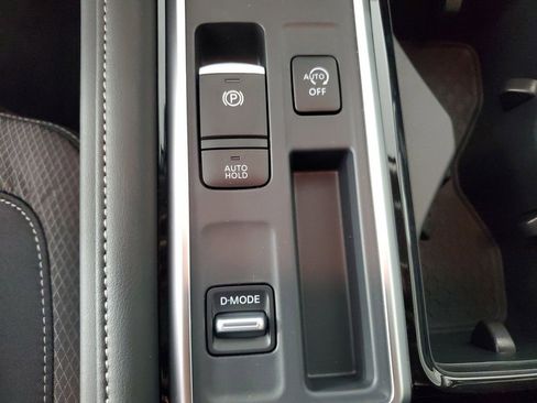 New 2025 Nissan Pathfinder SV image 20