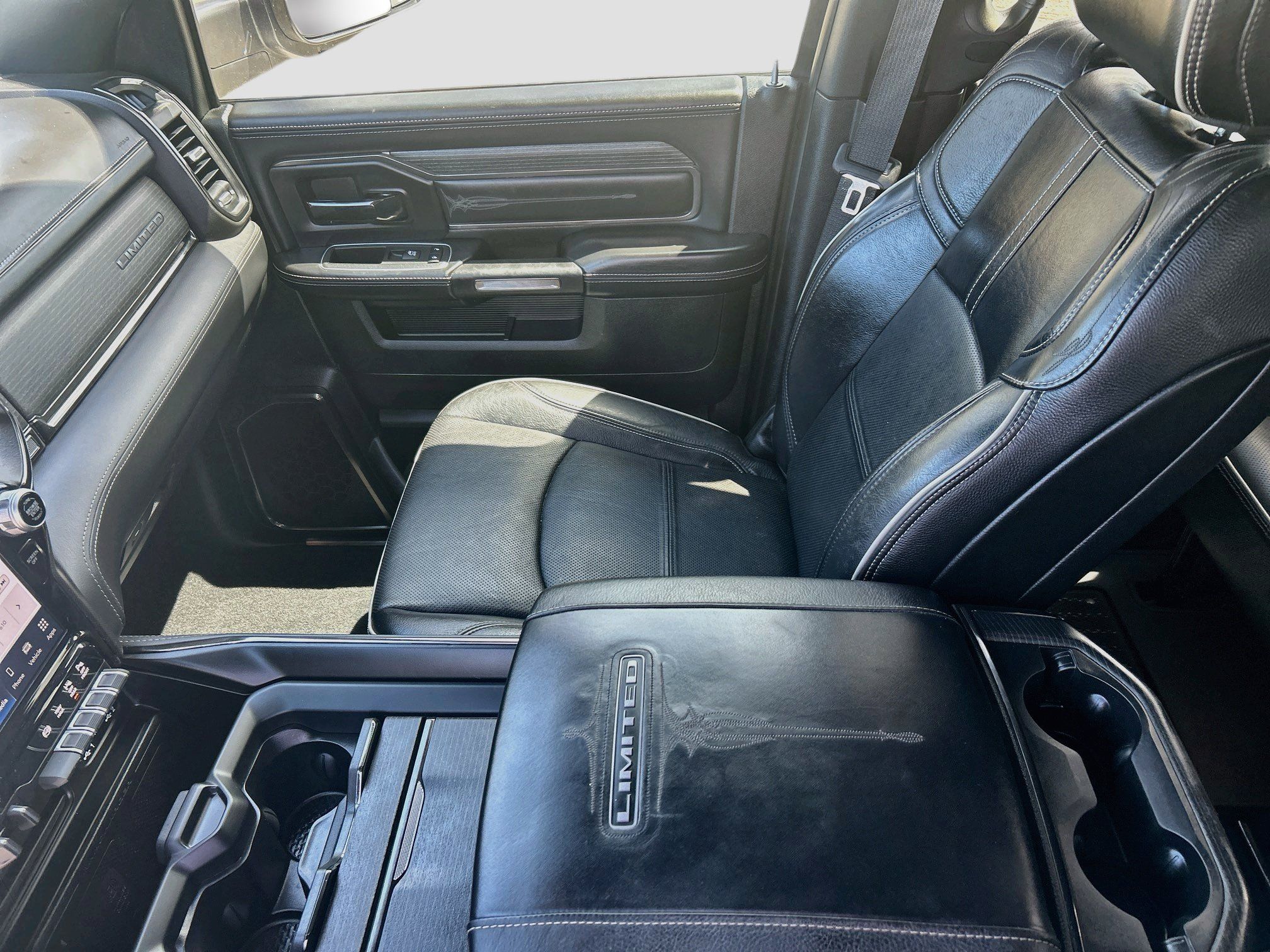 Used 2022 RAM 2500 Limited w/ Night Edition AWD/4WD image 24