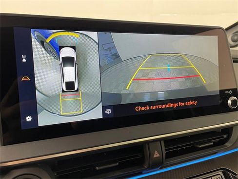 Used 2025 Toyota Prius Limited w/ Limited Premium Package image 8