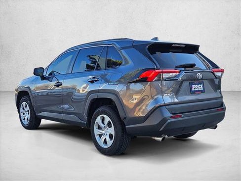 Used 2021 Toyota RAV4 LE image 8