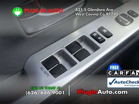 Used 2012 Toyota Prius V Five image 20