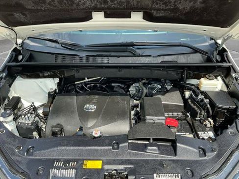 Certified 2019 Toyota Highlander Limited AWD/4WD image 19