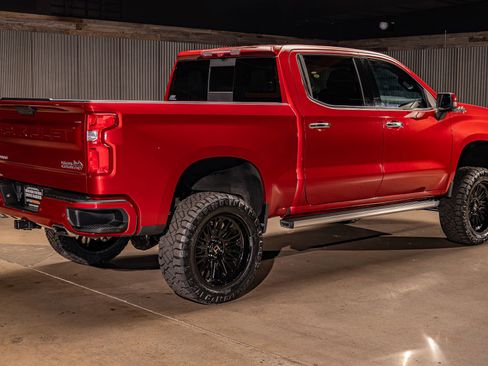 Used 2020 Chevrolet Silverado 1500 High Country w/ Technology Package image 10