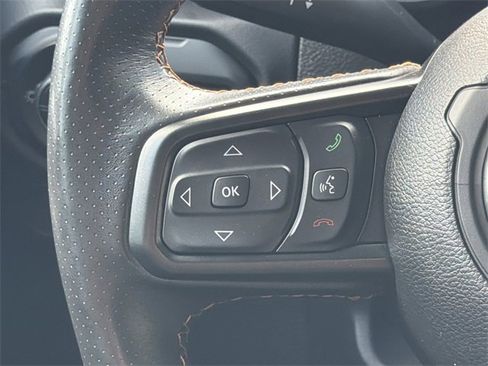 Used 2024 Jeep Gladiator Mojave w/ Convenience Group image 24