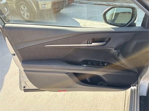 Used 2025 Toyota Camry LE image 19