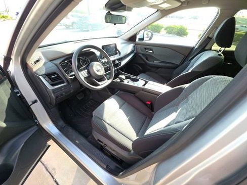 Used 2023 Nissan Rogue SV FWD image 11