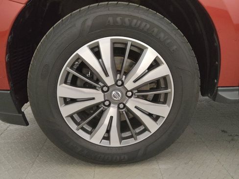 Used 2017 Nissan Pathfinder SV w/ SV Tech Package AWD/4WD image 31