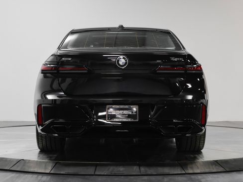 Used 2023 BMW 760i xDrive w/ Executive Package image 27