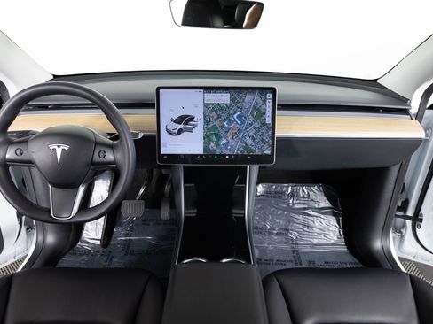 Used 2021 Tesla Model Y Long Range image 34