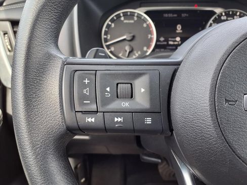 Used 2024 Nissan Rogue SV FWD image 14