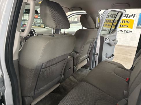 Used 2012 Nissan Frontier SV AWD/4WD image 28