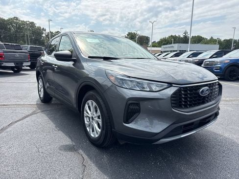 Used 2025 Ford Escape Active FWD image 4
