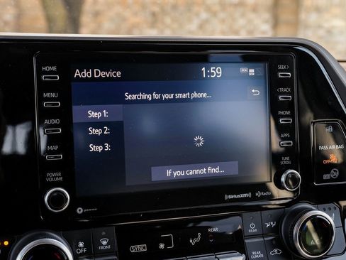 Used 2022 Toyota Highlander XLE image 41