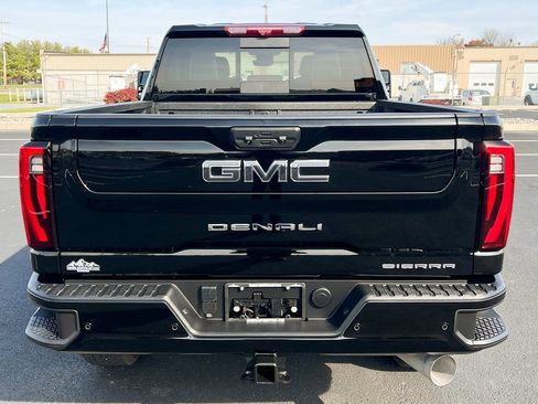 Used 2025 GMC Sierra 3500 Denali Ultimate image 13