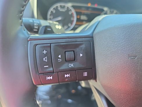 Used 2025 Nissan Rogue SV AWD/4WD image 17