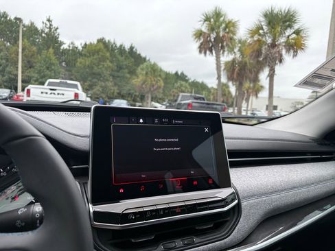 Used 2022 Jeep Compass Latitude image 18