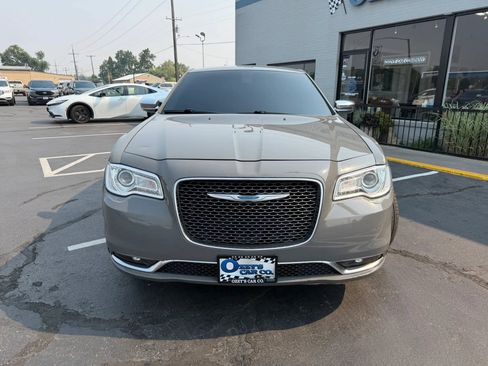 Used 2018 Chrysler 300 Limited AWD/4WD image 2