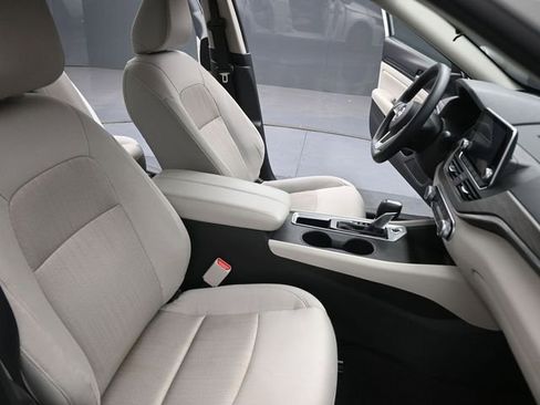 Used 2025 Nissan Altima 2.5 SV image 27