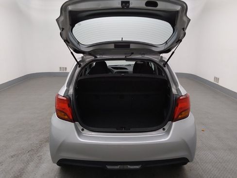 Used 2017 Toyota Yaris L image 29