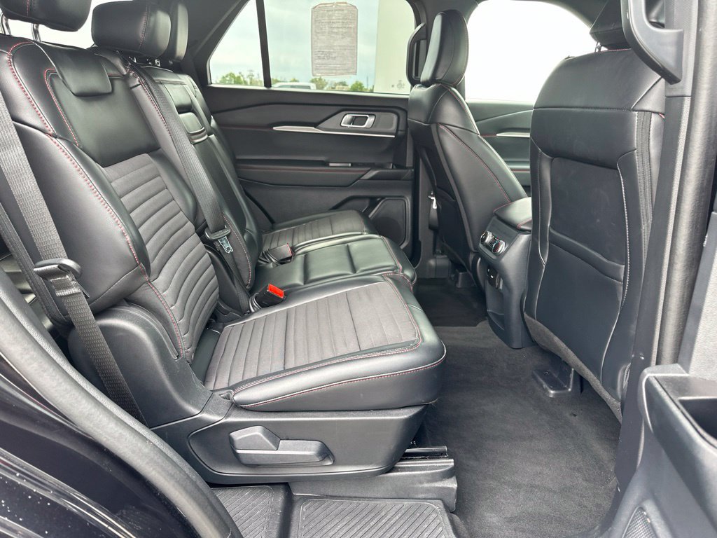 Certified 2025 Ford Explorer ST-Line w/ ST-Line Street Pack AWD/4WD image 31