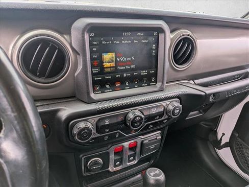 Used 2022 Jeep Wrangler Sport AWD/4WD image 13