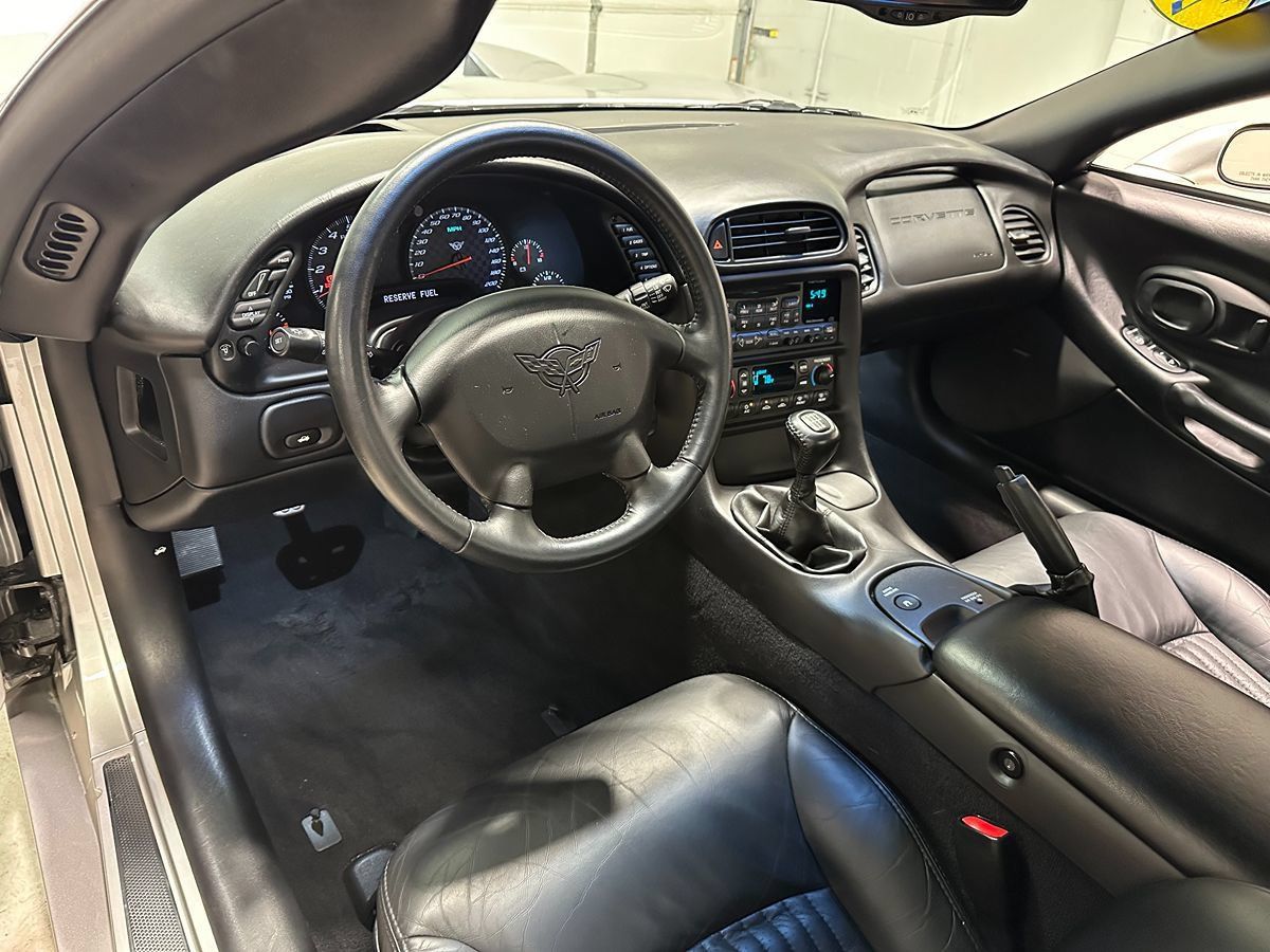 Used 2004 Chevrolet Corvette Z06 w/ Memory Package RWD image 26