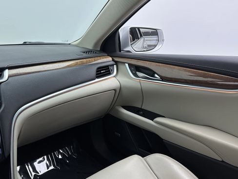 Used 2019 Cadillac XTS Luxury image 25