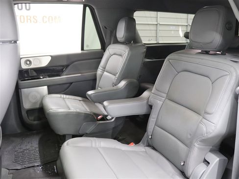 Used 2020 Lincoln Navigator L Reserve w/ Luxury Package image 11