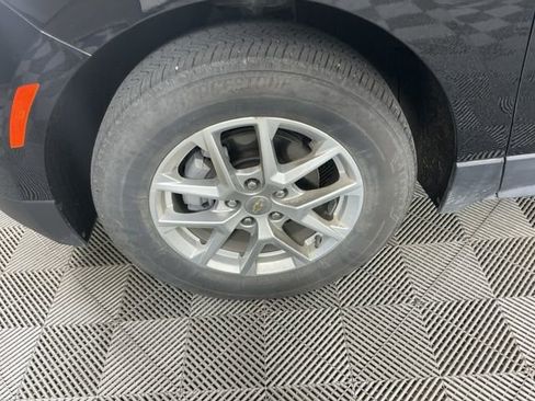 Used 2024 Chevrolet Equinox LS w/ LS Convenience Package image 9