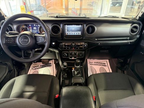 Used 2023 Jeep Gladiator Willys image 39