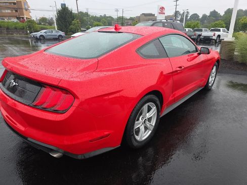 Used 2022 Ford Mustang Coupe RWD image 6