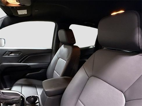 New 2024 Chevrolet Colorado LT w/ LT Convenience Package III image 24