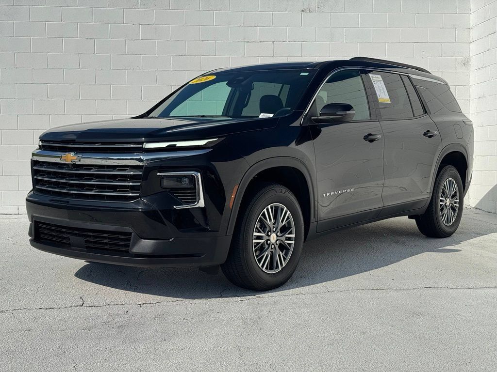 Used 2026 Chevrolet Traverse LT AWD/4WD image 9