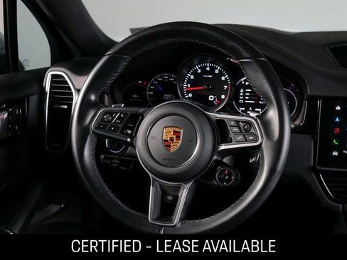 Used 2022 Porsche Cayenne Coupe image 16