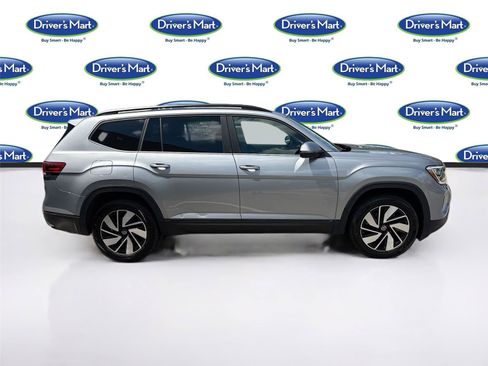 Used 2025 Volkswagen Atlas SE FWD image 8