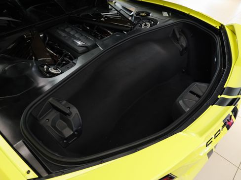 Used 2020 Chevrolet Corvette Stingray Premium Cpe w/ 3LT Preferred Equipment Group RWD image 31
