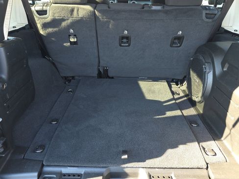 Used 2023 Jeep Wrangler Sahara image 15