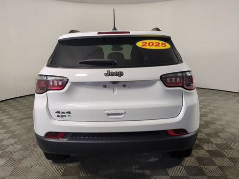Used 2025 Jeep Compass Latitude w/ Altitude Special Edition AWD/4WD image 6