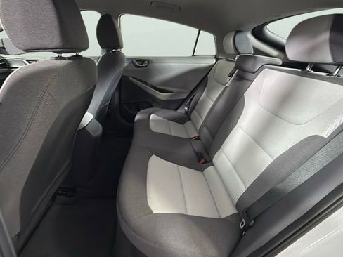 Used 2020 Hyundai Ioniq SE image 27
