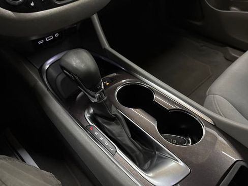 Used 2021 Chevrolet Malibu LT FWD image 40