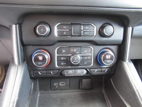 Used 2021 Chevrolet Tahoe Z71 image 26