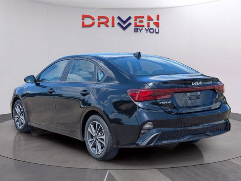 Used 2024 Kia Forte LXS image 3