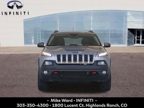 Used 2018 Jeep Cherokee Trailhawk AWD/4WD image 9