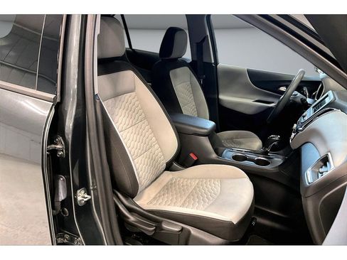 Used 2019 Chevrolet Equinox LS w/ LS Convenience Package image 8