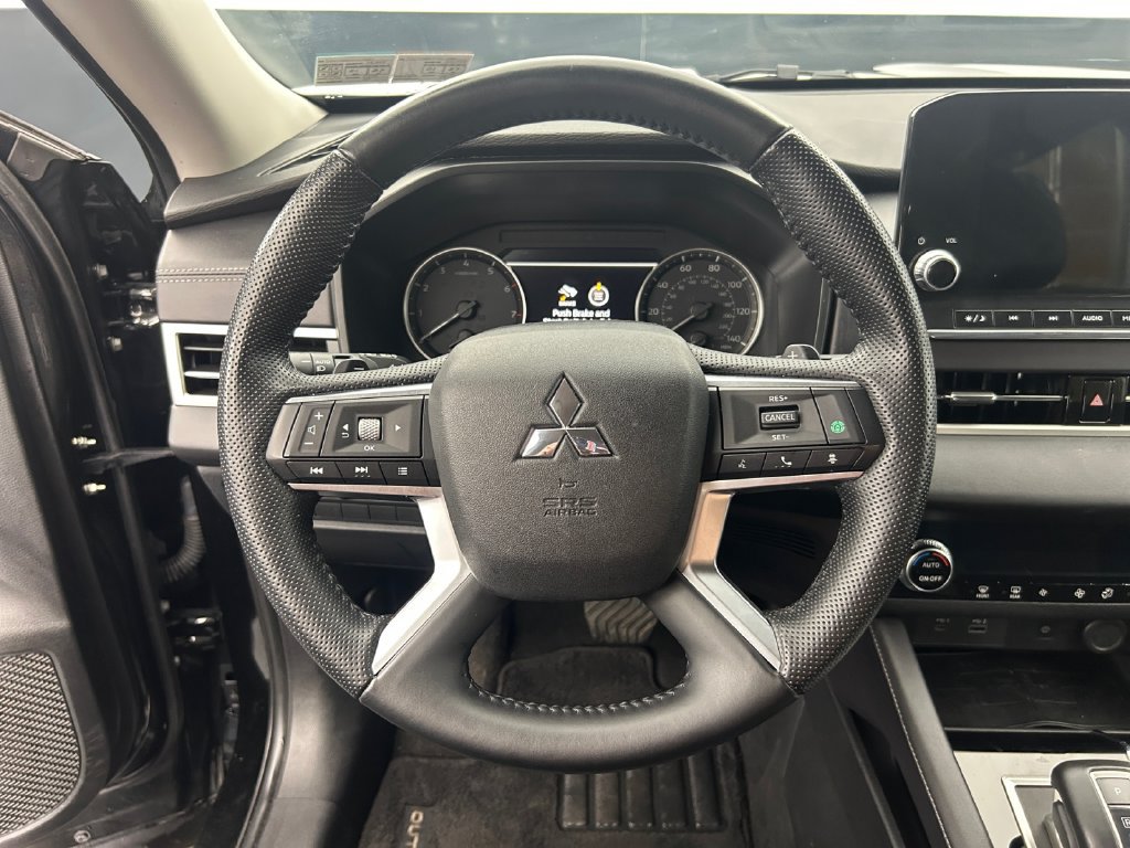 Used 2024 Mitsubishi Outlander SE AWD/4WD image 15