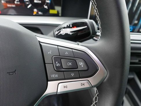 New 2026 Volkswagen Tiguan SE image 16