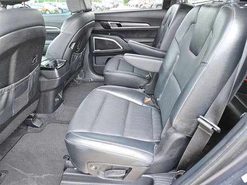 Used 2022 Kia Telluride S image 11